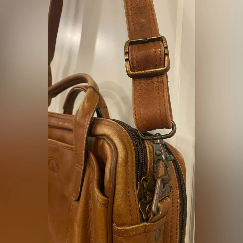 Leather Briefcase Avenues America Attaché Messenger Brown Vintage Distressed